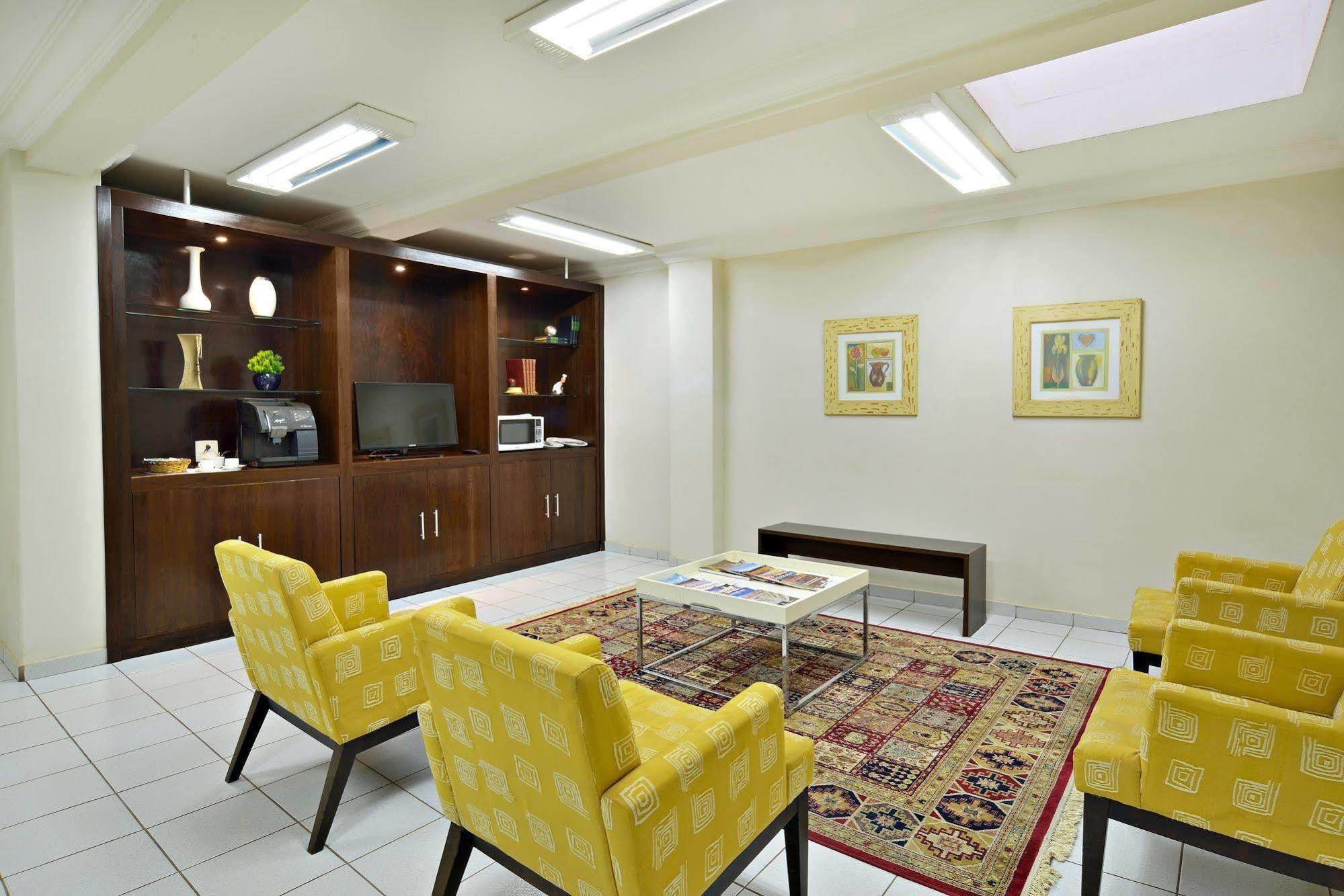 Plaza Inn Flat Araxá Extérieur photo